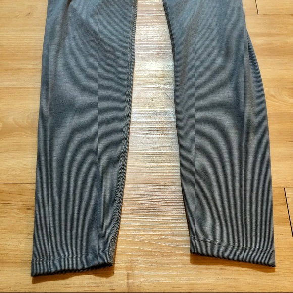 Beyond Yoga Women’s Grey Ribbed Leggings - High Rise Midi Length - Size Large - Picture 4 of 11